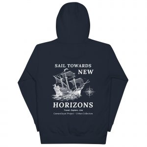 Sudadera con capucha Sail Towards New de GamanZuyoi Urban Collection color azul marino parte trasera
